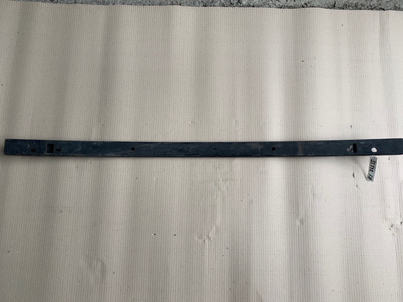 Підсилювач переднього бампера TOYOTA CARINA E 92-98 52131-21030 — 3