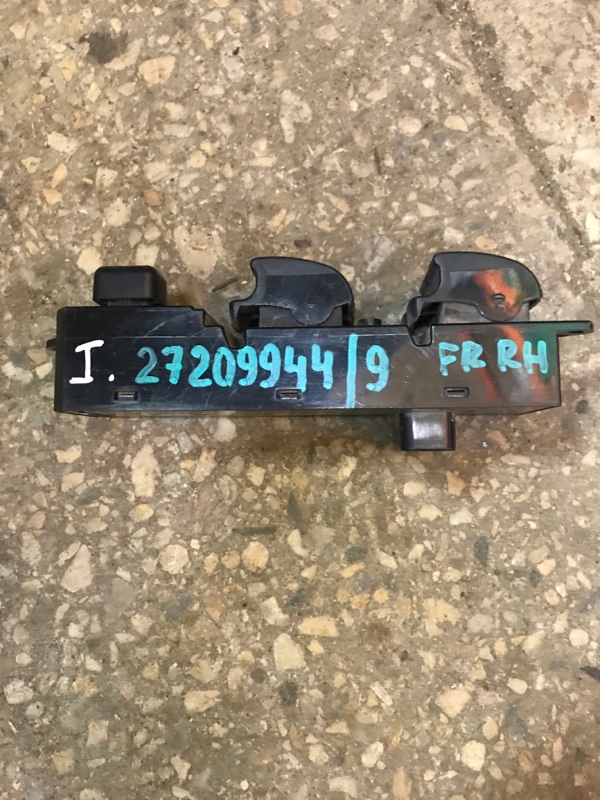 Блок керування склопідіймачами передній лівий MITSUBISHI L200 06-14 MR587941