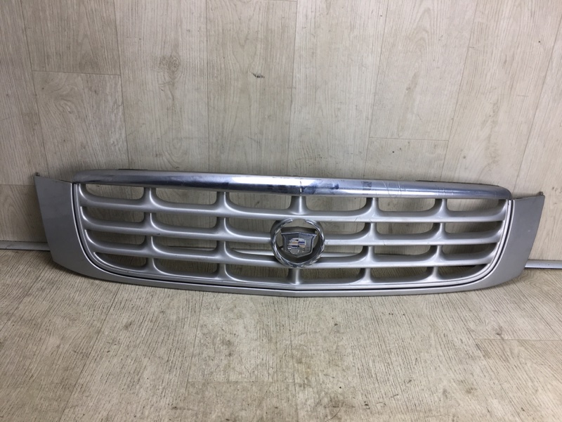 Решітка радіатора CADILLAC DEVILLE 2000-2005 89025120