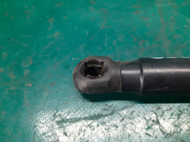 Амортизатор кришки багажника HYUNDAI SONATA NF 04-10 81771-3K001 — 2