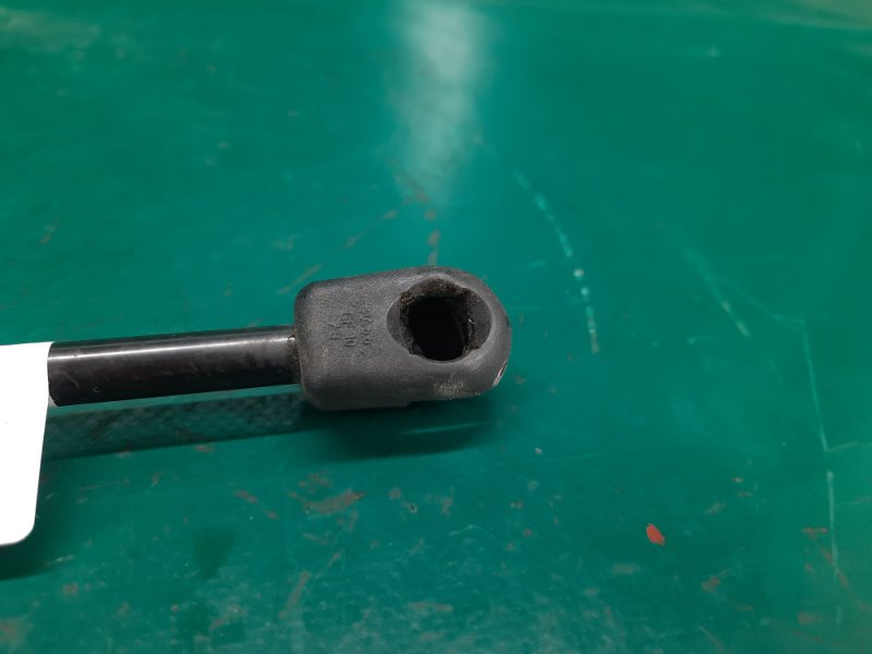 Амортизатор кришки багажника HYUNDAI SONATA NF 04-10 81771-3K001 — 3