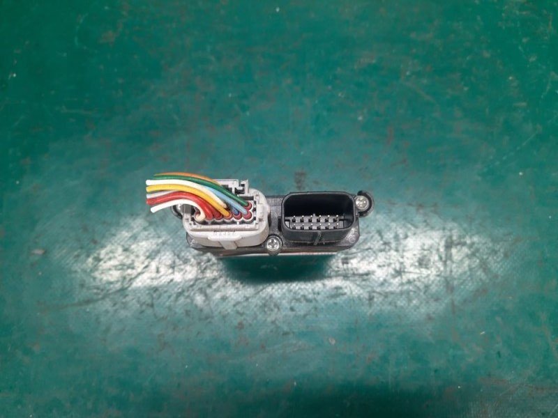 Блок електронний TOYOTA YARIS 05–11 89952-35011 — 3