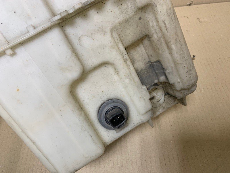 Бачок омивача TOYOTA HIGHLANDER 01-07 85315-48040 — 5