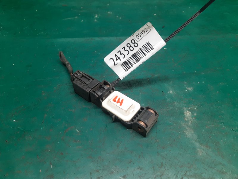 Датчик удару передній лівий MERCEDES CLK-CLASS 209 02-10 A 002 820 08 26