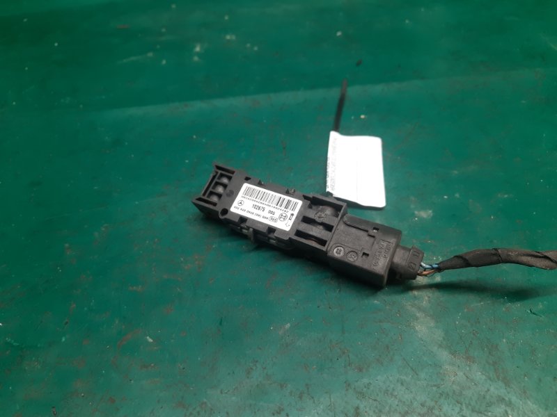 Датчик удару передній лівий MERCEDES CLK-CLASS 209 02-10 A 002 820 08 26 — 2