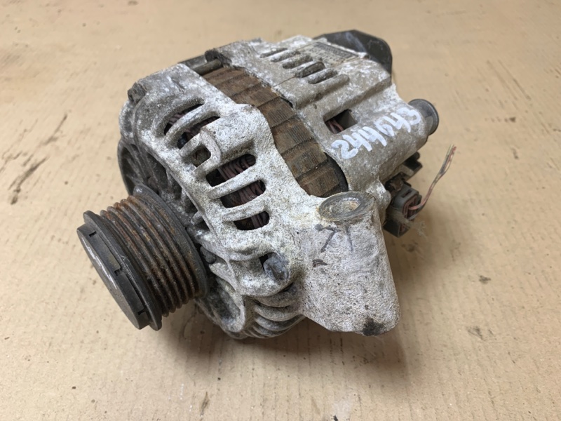 Генератор MAZDA MPV 99-06 GY01-18-300E — 2