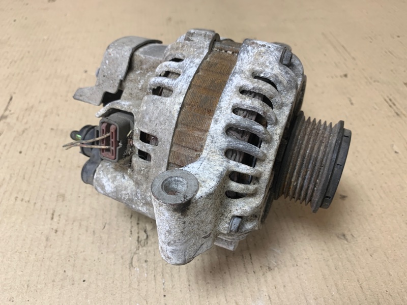 Генератор MAZDA MPV 99-06 GY01-18-300E — 5