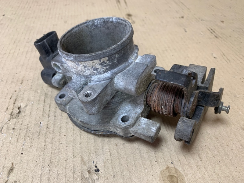Дросельна заслінка MAZDA MPV 99-06 GY01-13-640A — 3