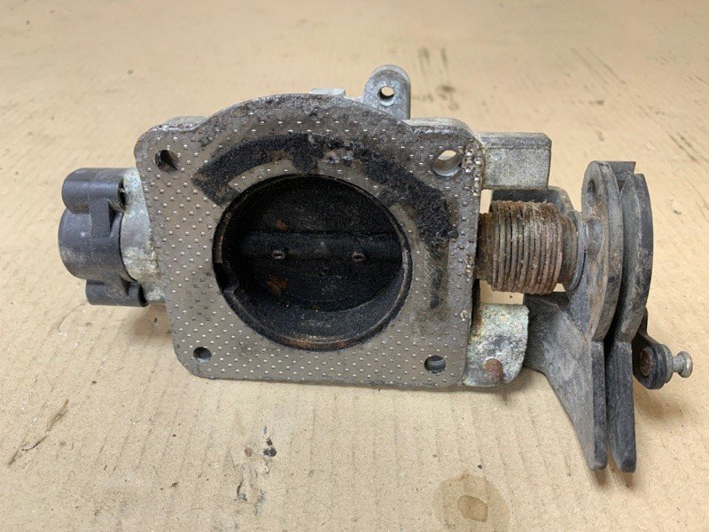 Дросельна заслінка MAZDA MPV 99-06 GY01-13-640A — 4