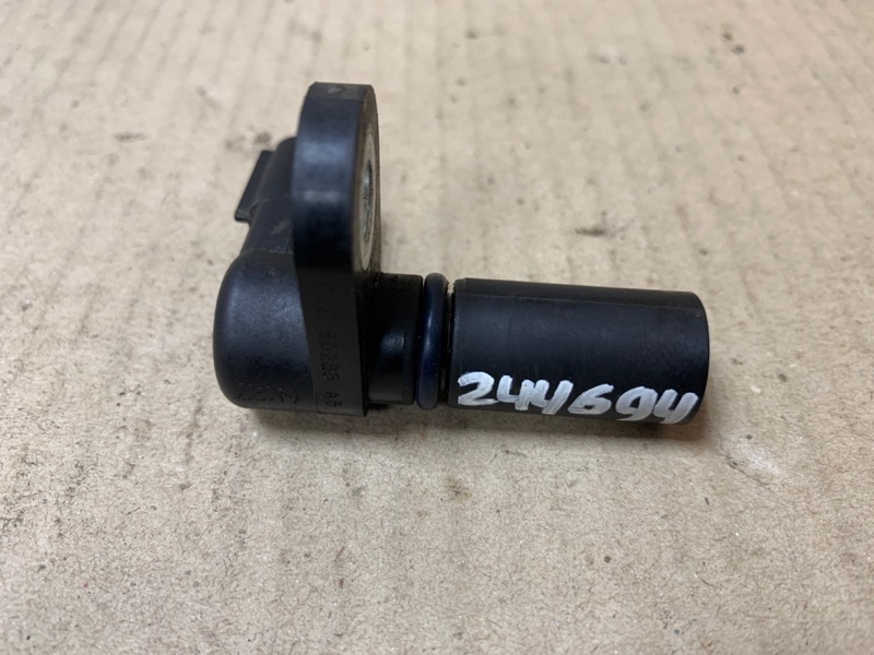 Датчик положення распредвала MAZDA MPV 99-06 GY07-18-230 — 2