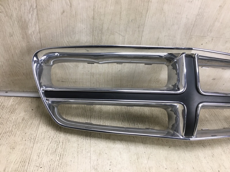 Решітка радіатора DODGE CHARGER 11-15 68092602AA — 2