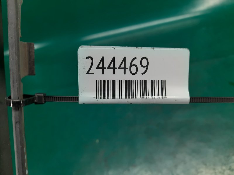 Решітка переднього бампера VOLKSWAGEN BORA 99-05 1J5 853 677 C — 2