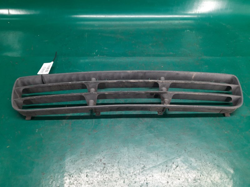 Решітка переднього бампера VOLKSWAGEN BORA 99-05 1J5 853 677 C — 3