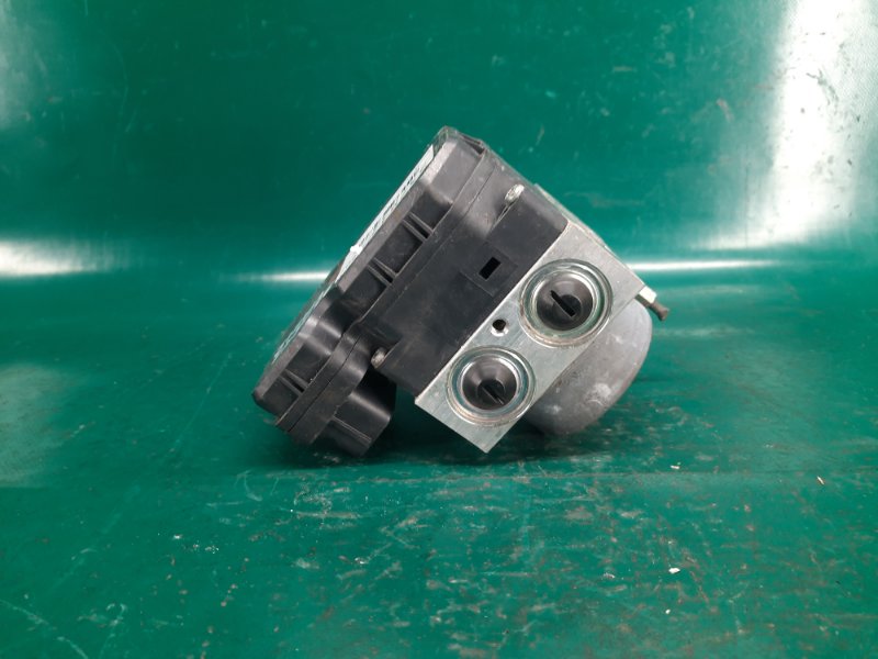 Блок антиблокувальної системи TOYOTA YARIS 05–11 44050-52A30 — 5