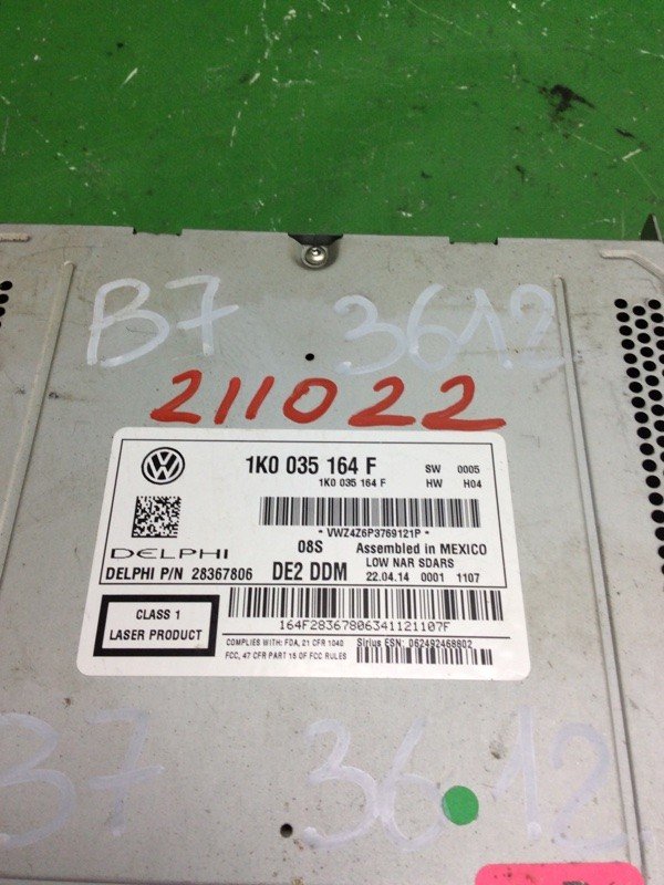 магнітола VOLKSWAGEN PASSAT B7 11-15 1K0 035 164 G — 4