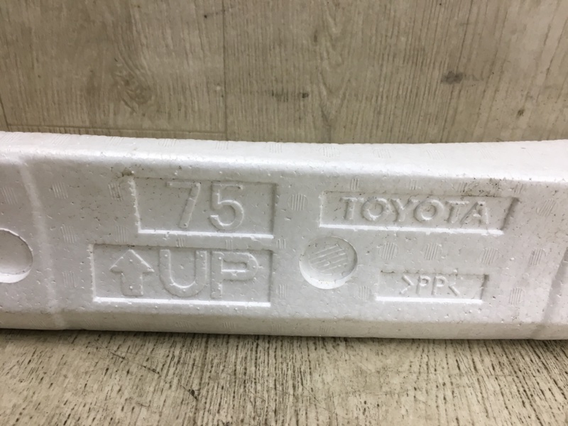 Наповнювач бампера задній TOYOTA VENZA 21 - 52615-48330 — 5