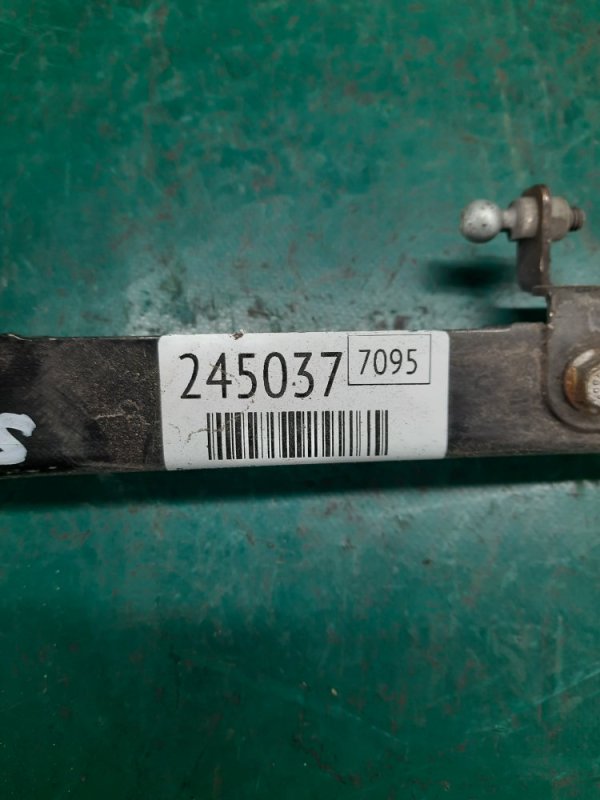 Важіль задньої підвіски поперечний MINI COOPER S CLUBMAN R55 05-14 33 32 6 768 724 — 2