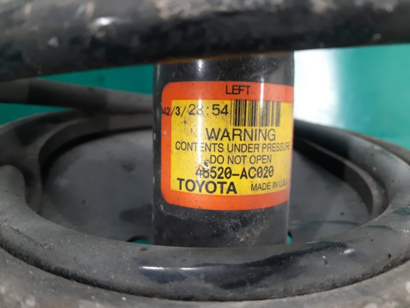 Амортизатор передній лівий TOYOTA CAMRY 20 96-02 48520-39186 — 5