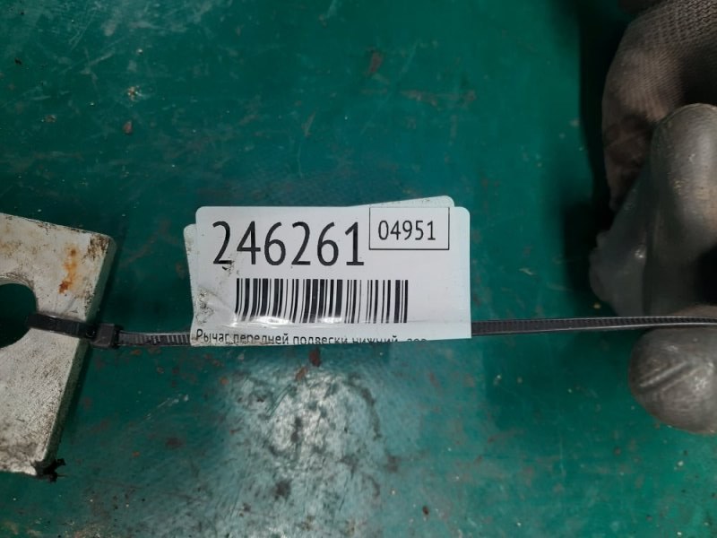 Важіль передньої підвіски нижній лівий INFINITI I35 00-04 54501-6Y301 — 2
