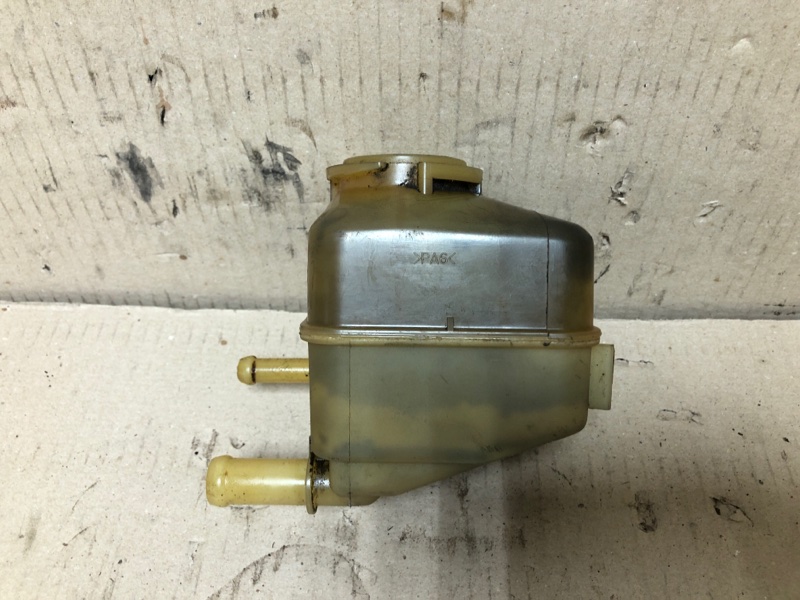 Бачок гідропідсилювача керма TOYOTA AVALON 99-05 44360-06010 — 3
