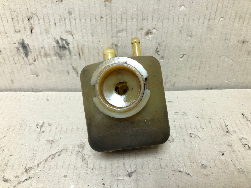 Бачок гідропідсилювача керма TOYOTA AVALON 99-05 44360-06010 — 4