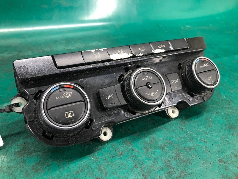Блок керування піччю VOLKSWAGEN PASSAT B8 14- 561 907 044 AN IKY — 4