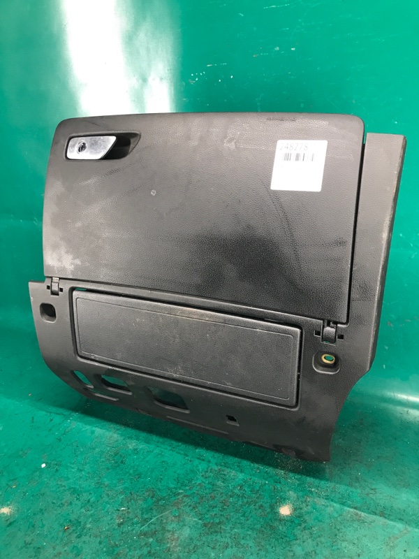Бардачок AUDI A3 (8V) 12–17 8V5 880 302 6PS — 4