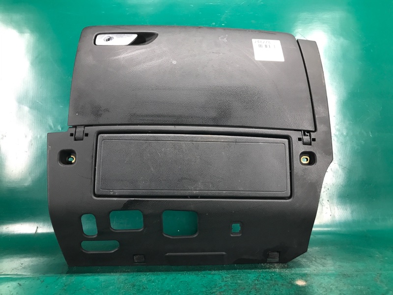 Бардачок AUDI A3 (8V) 12–17 8V5 880 302 6PS — 5