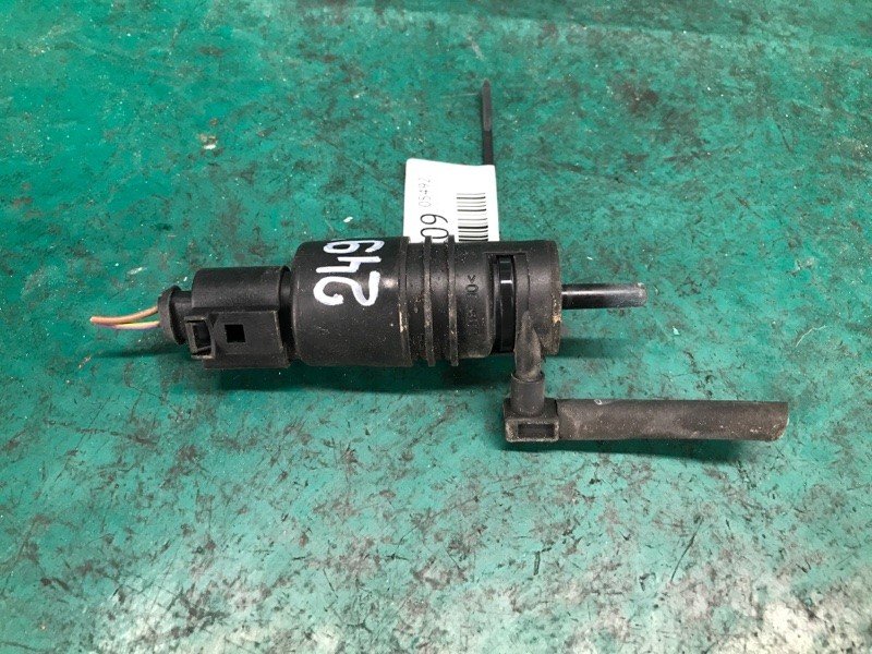 Насос омивача скла MERCEDES CLK-CLASS 209 02-10 A 221 869 01 21