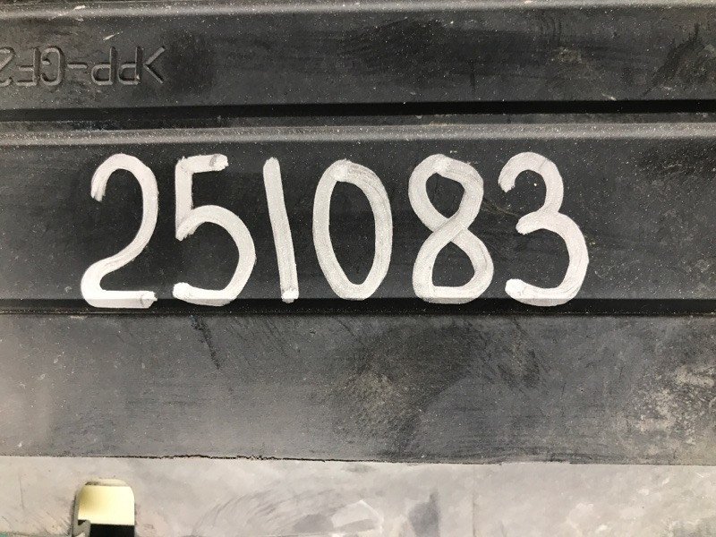 Дифузор вентилятора основного радіатора TOYOTA MATRIX 08-14 16711-0T040 — 2