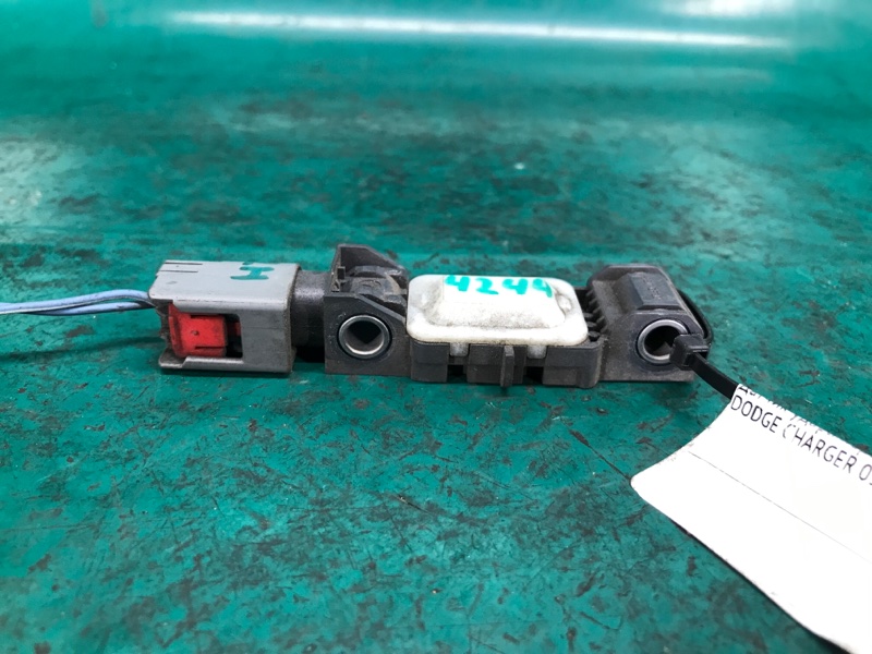 Датчик удару передній DODGE CHARGER 05-10 4896173AA — 4
