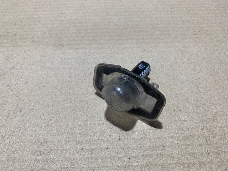 Підсвічування номера TOYOTA SIENNA 11-16 81271-72011