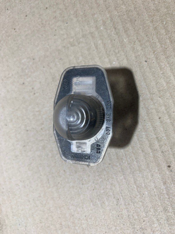 Підсвічування номера TOYOTA SIENNA 11-16 81271-72011 — 3