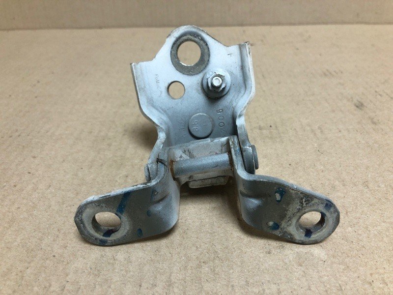 Петля двері верхня передня ліва FORD FIESTA 08-17 AE8Z-5422811-A — 2