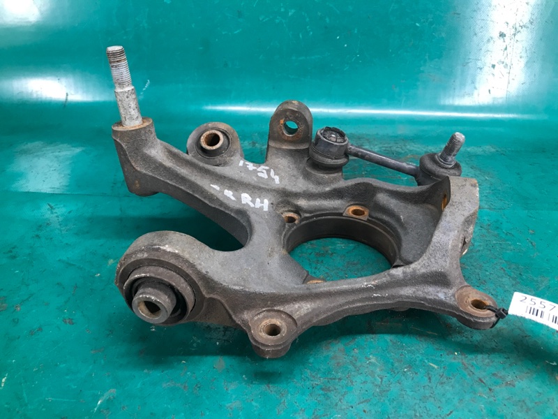 Цапфа задня права KIA SORENTO XM 09-14 527202P000 — 3