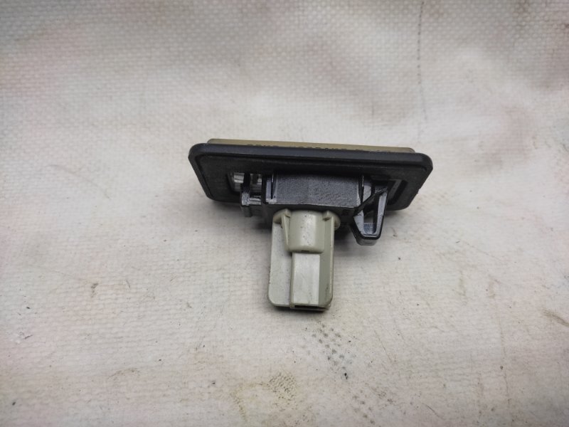 Підсвічування номера задня INFINITI M35/M45 04-10 26510-EG000 — 2