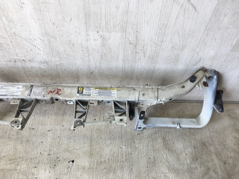 Панель передня CHRYSLER 300 04-10 4805843AJ — 3
