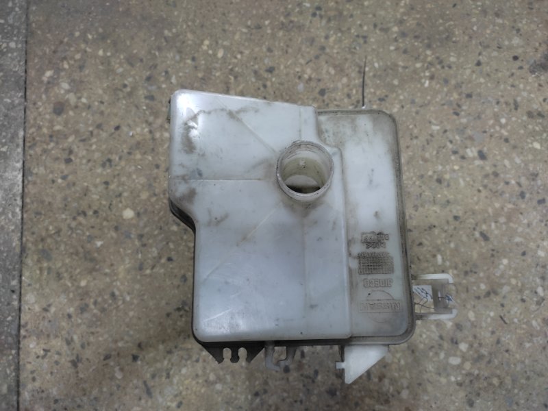 Бачок омивача NISSAN MAXIMA A33 99-02 — 5