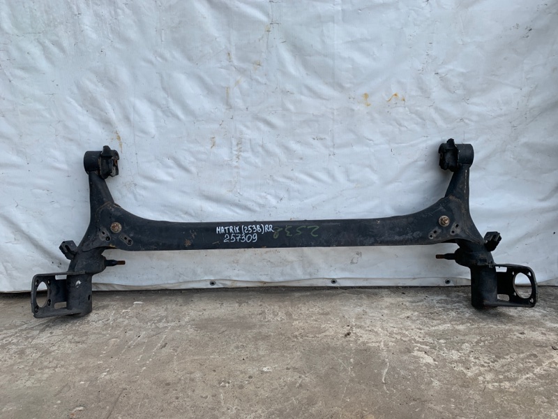 Балка задньої підвіски TOYOTA MATRIX 08-14 42101-02200