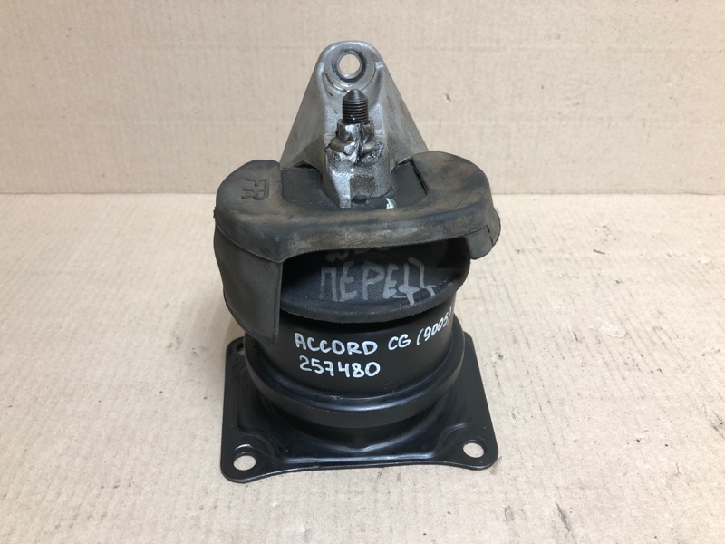 Подушка двигуна передня HONDA ACCORD CG 97-02 50810-S87-A81
