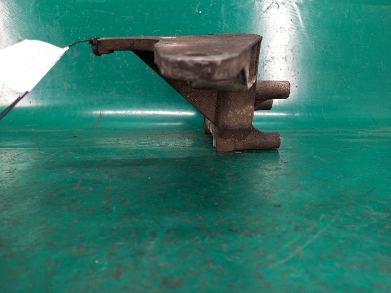 Кронштейн/кріплення генератора VOLVO S70 97-00 9497106 — 3