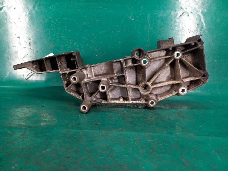 Кронштейн/кріплення генератора VOLVO S70 97-00 9497106 — 4