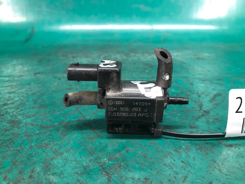 Клапан електромагнітний (вакуумний) AUDI A3 (8V) 12–17 06H 906 283 J — 4