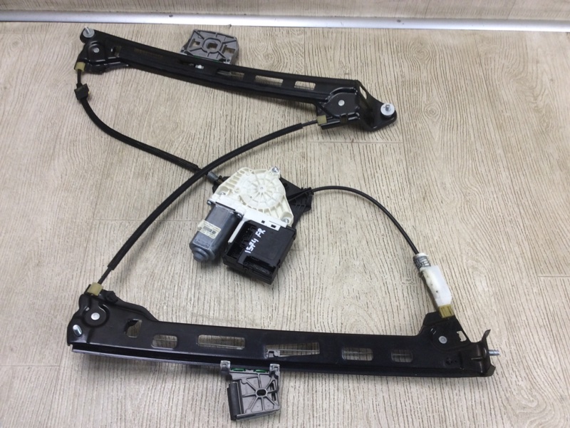 Склопідйомник передній правий VOLKSWAGEN PASSAT CC 12-18 3C8837462M