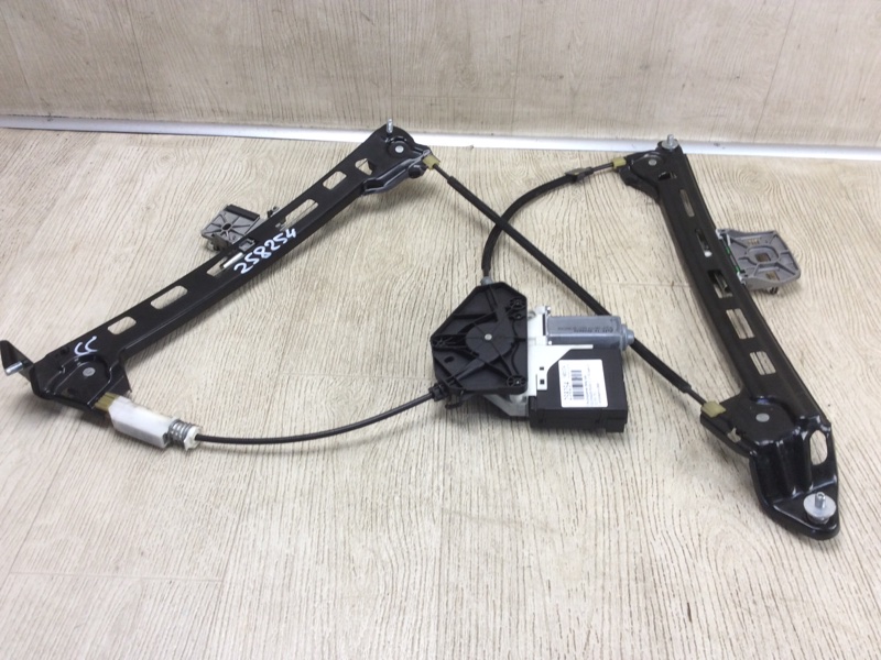 Склопідйомник передній правий VOLKSWAGEN PASSAT CC 12-18 3C8837462M — 3