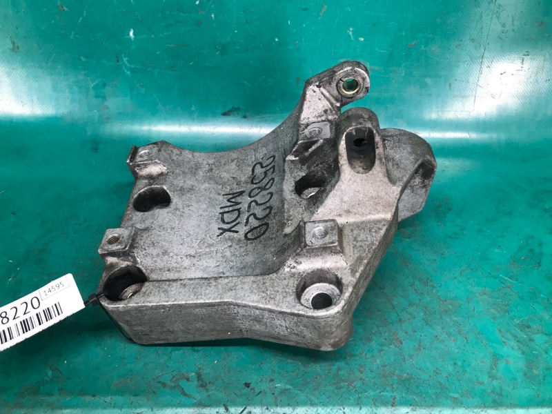 Кронштейн/кріплення компресора кондиціонера ACURA MDX (YD1) 00-06 38930-RCA-A01 — 2