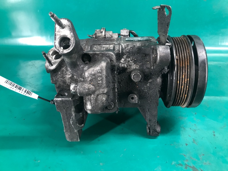 Компресор кондиціонера LEXUS IS300 99-05 88320-2A051