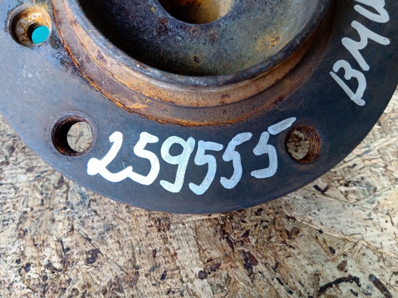 Маточина колеса передня ліва BMW 5 SERIES (E60/E61) 03-10 31 22 6 765 601 — 2