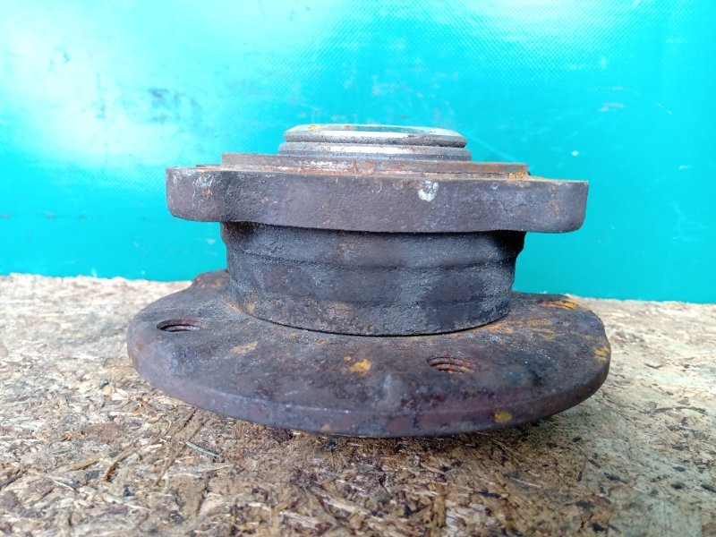 Маточина колеса передня ліва BMW 5 SERIES (E60/E61) 03-10 31 22 6 765 601 — 4