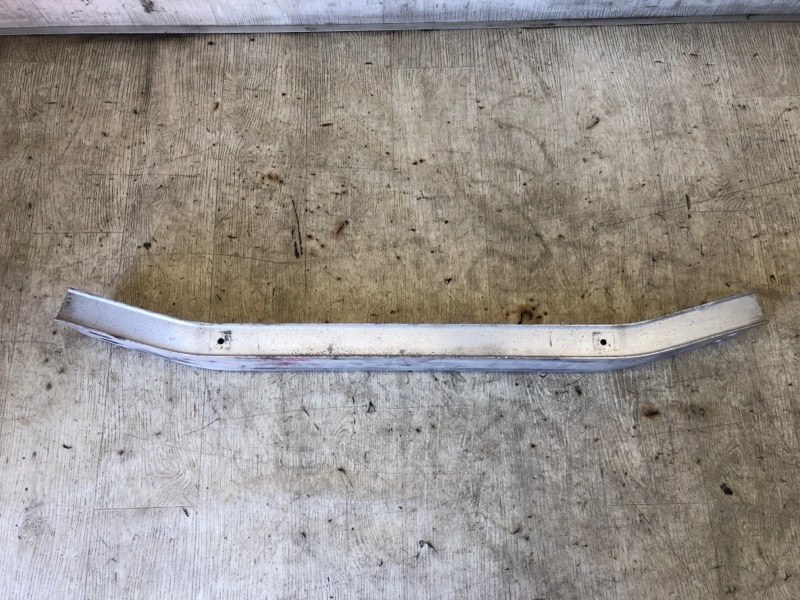 Підсилювач переднього бампера TOYOTA MATRIX 08-14 5202102160 — 2